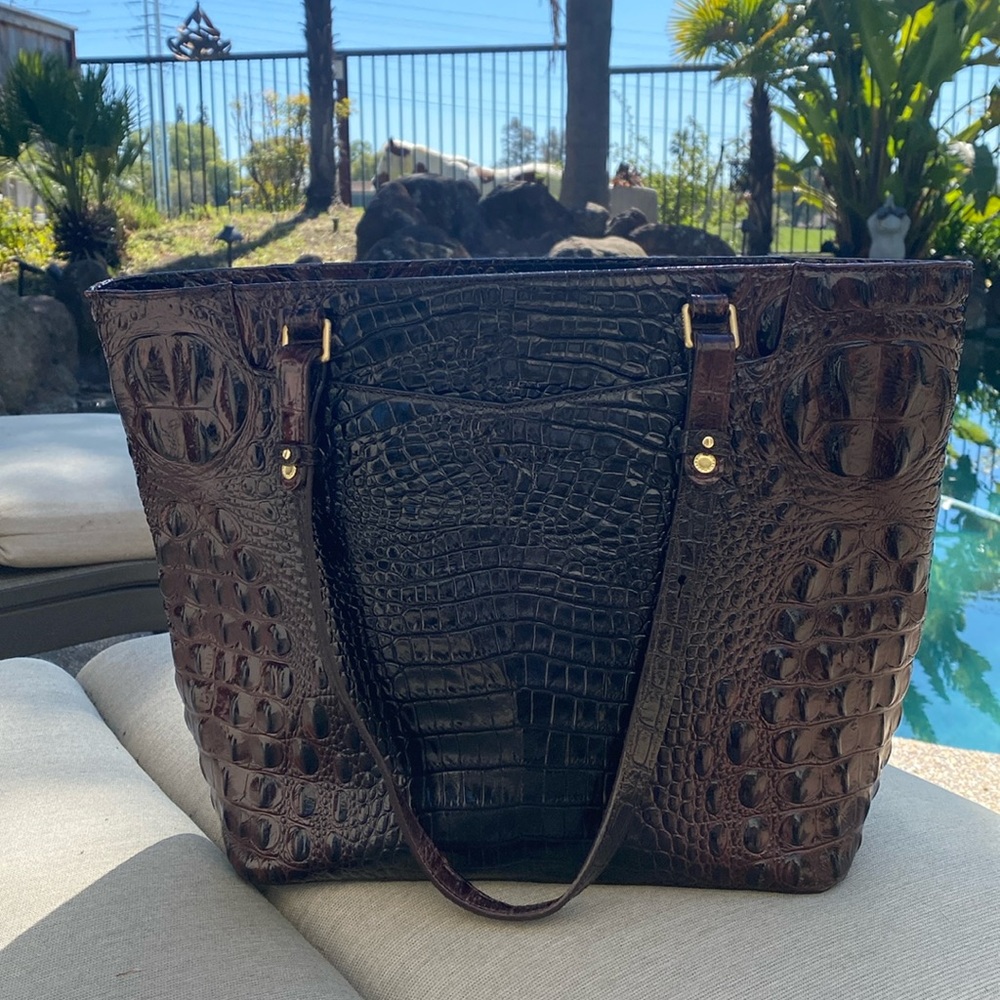 NEW CONDITION BRAHMIN excellent condition beautiful color